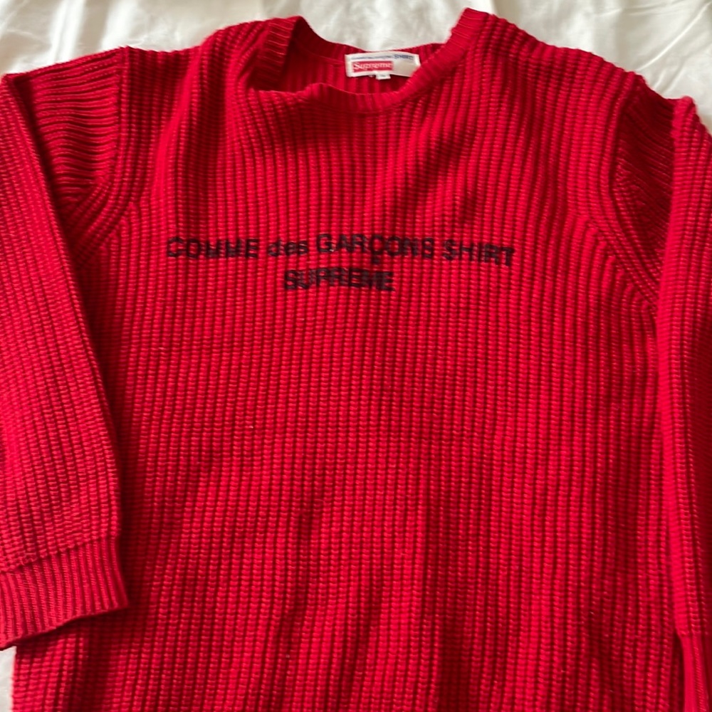 supreme sweater.